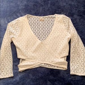 Hollister crop top Quarter sleeve lace shirt 😍